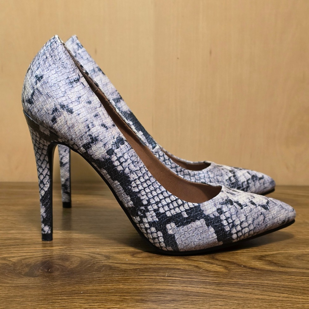 Time and Tru Snakeskin Pointed Toe Stiletto Pumps Women's Size 8*
